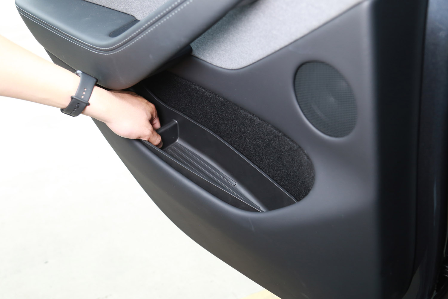 Insatser till dörrfacken - Tesla Model Y Juniper - Bild 4