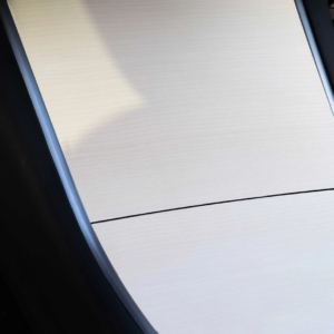 Alternative view of Hills - Centerkonsol i trä (Maple) - Tesla Model 3