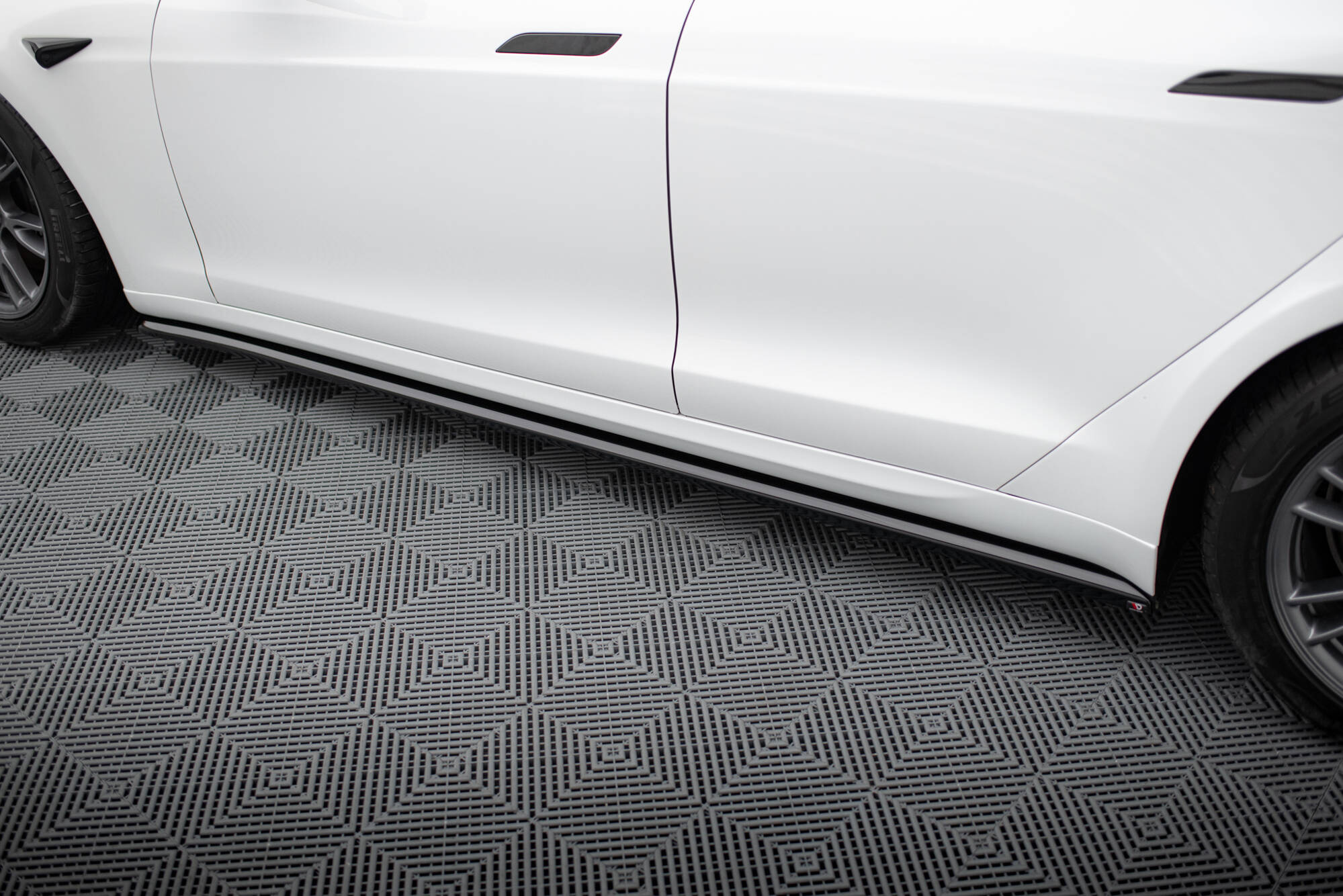 Maxton Side Skirts V.2 MS 2021+ - Bild 5