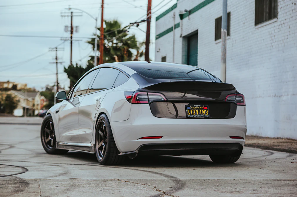 Seibon Carbon kolfiberbaklucka - Tesla Model 3 2018-2020 - Bild 2