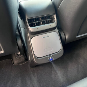 Alternative view of Kyl - Mittkonsoll - Tesla Model Y
